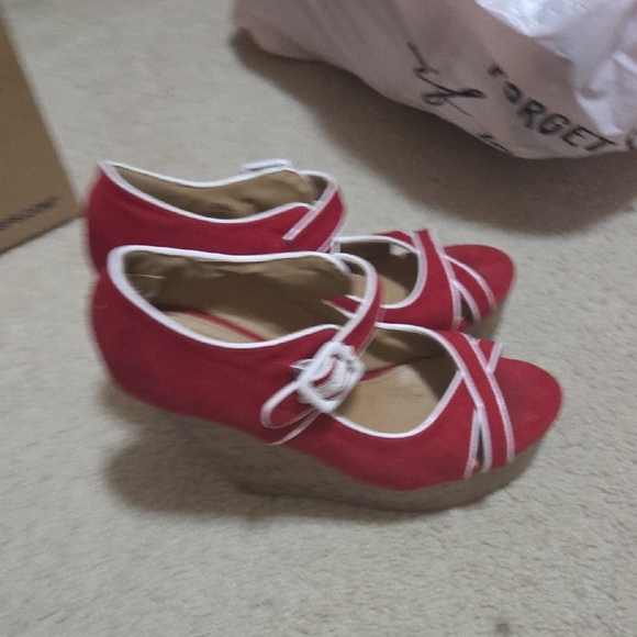 Shoe Dazzle Red and White Heels - Picture 5 of 5